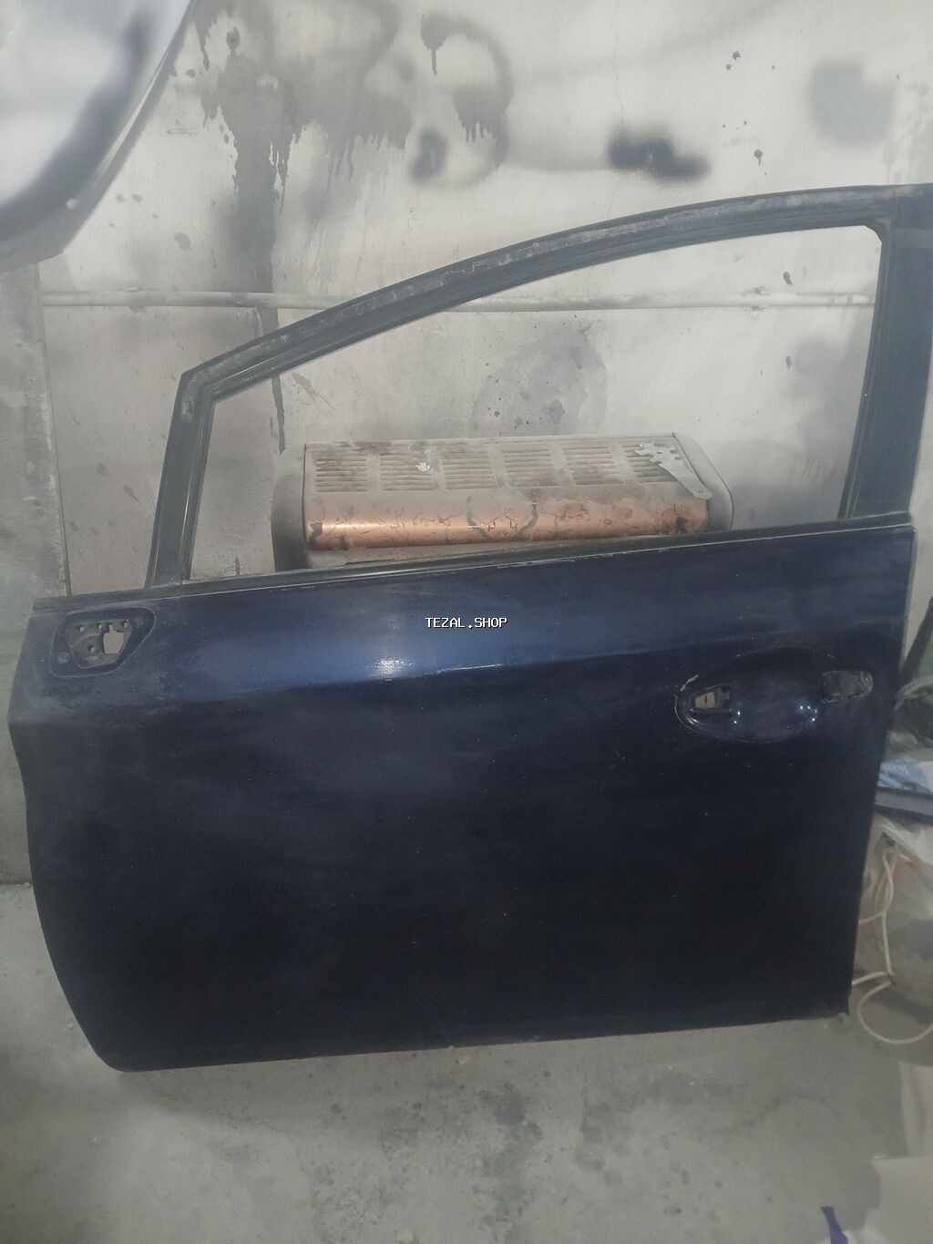 Toyota Prius 30duğ kuzanın şofer qapsı satılır 35 Azn satılır Real