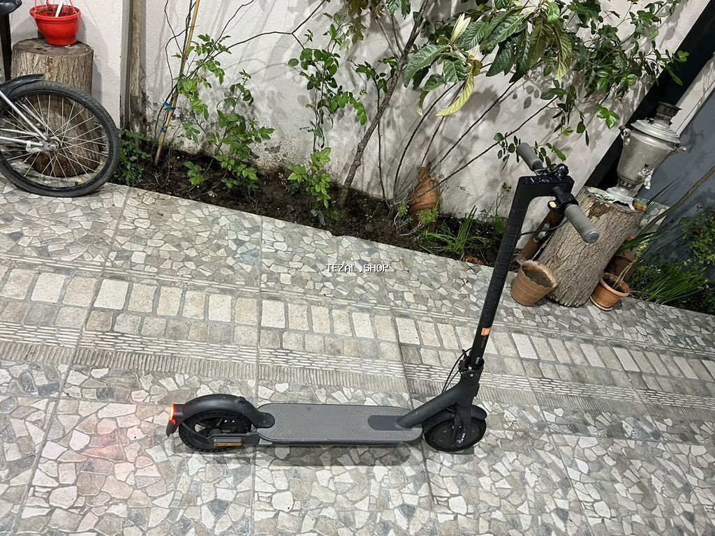 İşlənmiş Elektrik samokat 8", 351 - 500 Vt, 16 - 25 km/s, Ünvandan götürmə