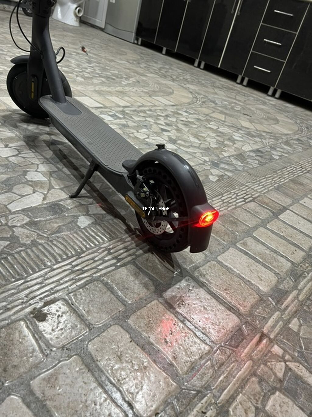 İşlənmiş Elektrik samokat 8", 351 - 500 Vt, 16 - 25 km/s, Ünvandan götürmə - şəkil 2