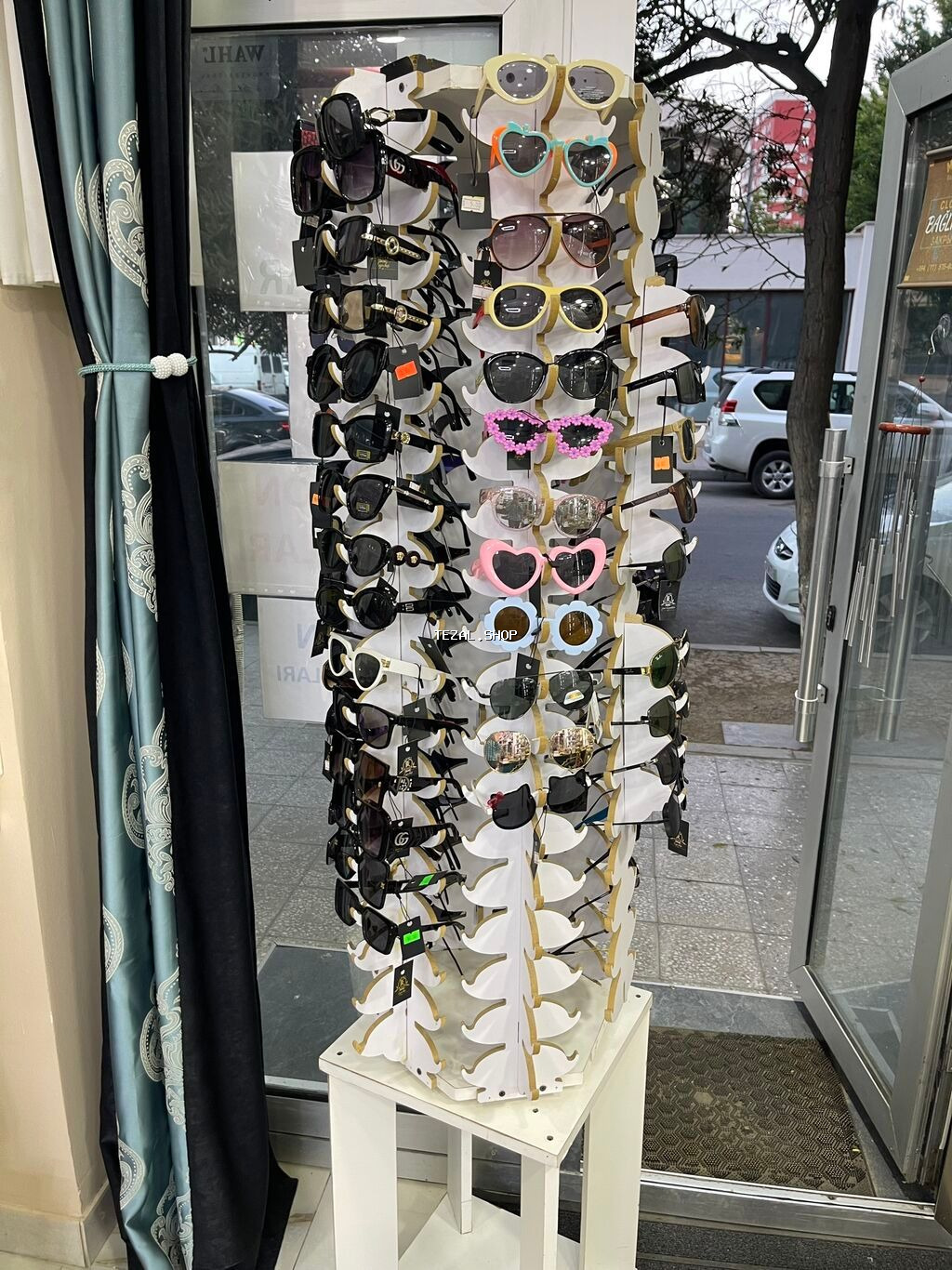 Eyneklər topdan satılır. Mağaza bağlandığı üçün topdan qiymetden ucuz - şəkil 2