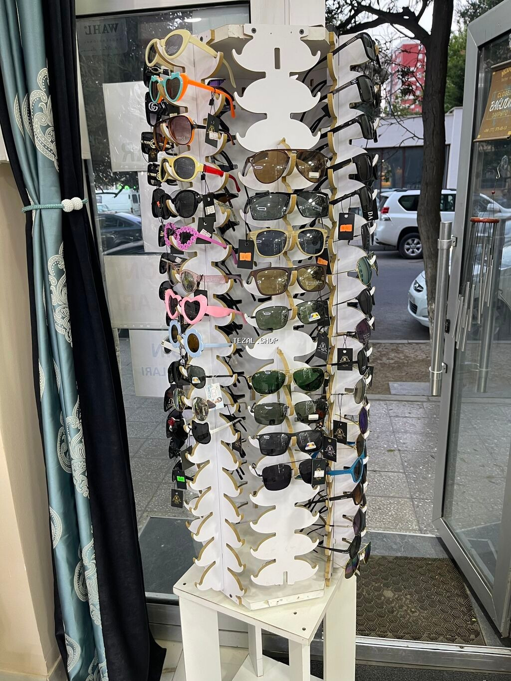 Eyneklər topdan satılır. Mağaza bağlandığı üçün topdan qiymetden ucuz - şəkil 3