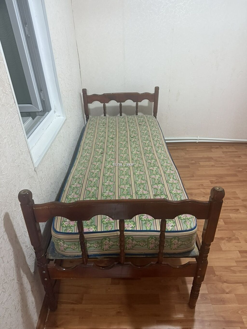 Təknəfərlik çarpayı, Bazasız, Matras ilə, Siyirməsiz