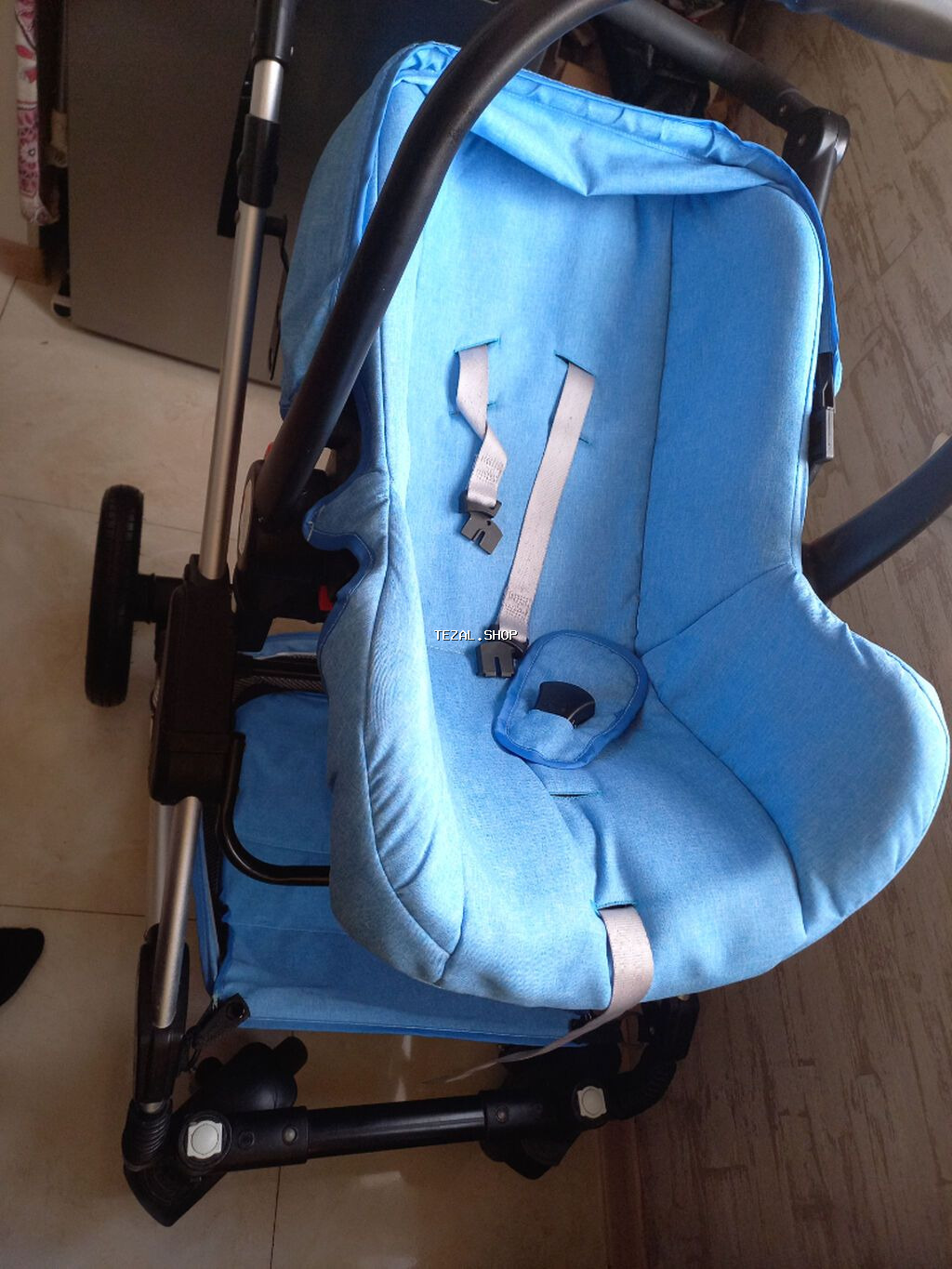 Kolyaska 2 hissədən ibarətdir ancaq yatmaq üçün olan hissə evdə - şəkil 2