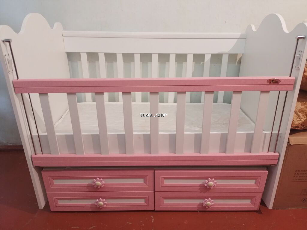 Oğlan və qız üçün, İşlənmiş, Dördbucaq, Beşik, Dəstsiz, Matras ilə, Yellənmə mexanizm ilə