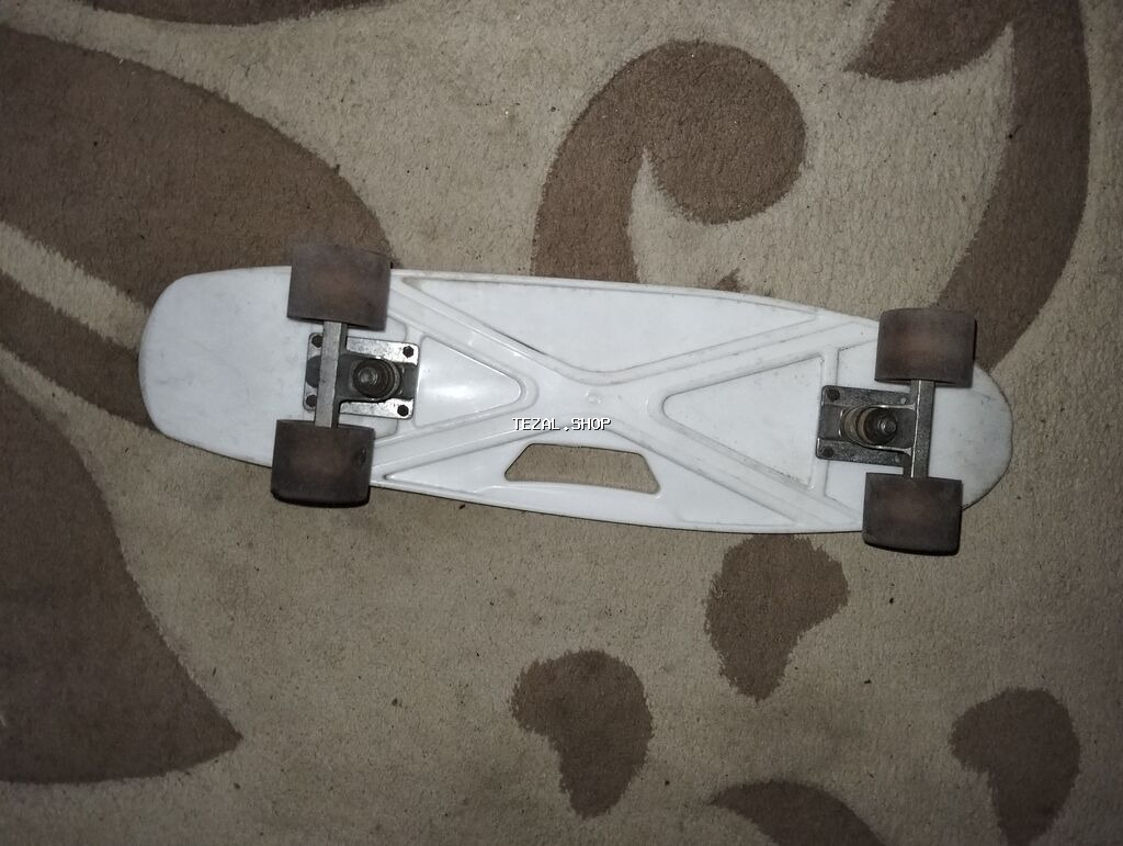 Penny board gövdəsi (deck) Üzü yaxşı görünməsədə çox dayanığlıdır. - - şəkil 3