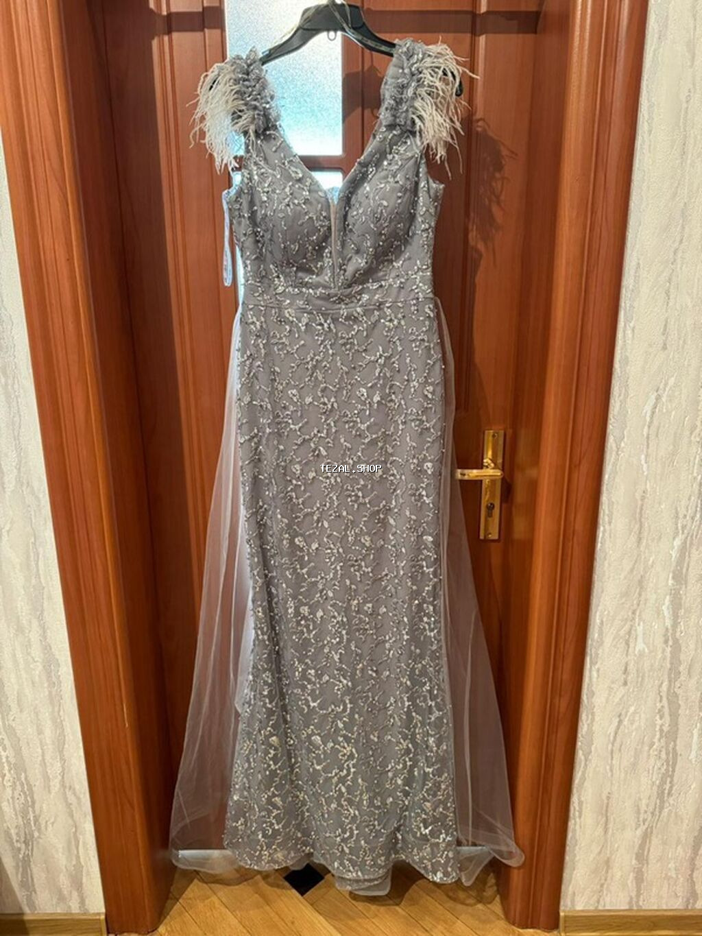 Zərif gecə/libas - Rəng: Boz-gümüşü - Model: V-yaxa, bədənə oturan - şəkil 2