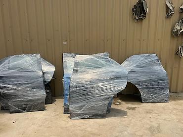 Chevrolet Equinox avtomobilinin qapısı. Ağ rəngdədir və avtomobilin - şəkil 5