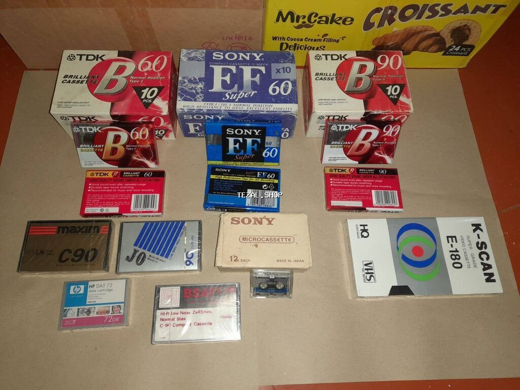 Kasetlər audio və video kasetlər hər biri təmizdir upakovkadadır