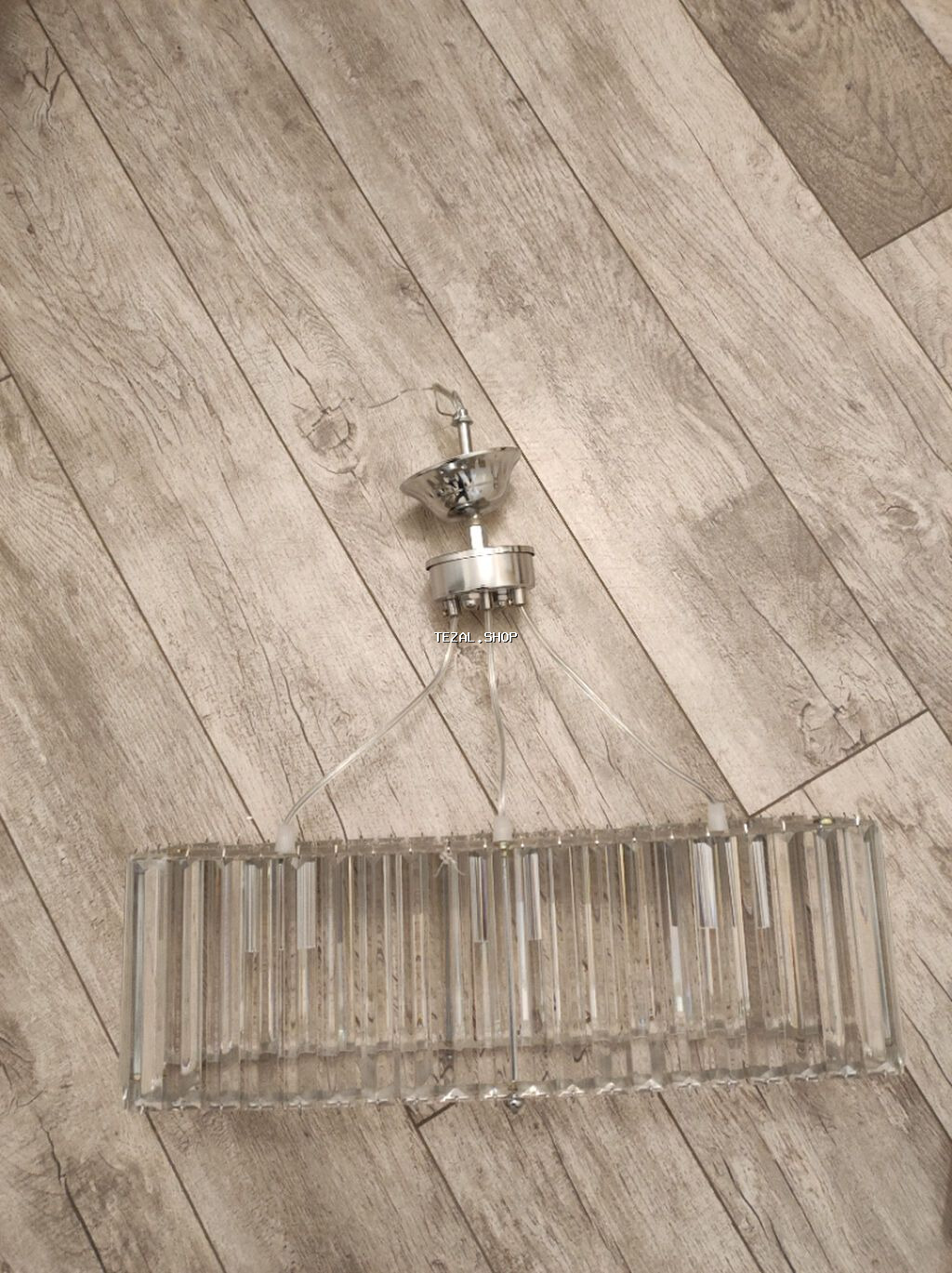 4 ədəd çilçıraq satılır, 1 böyük 3 eded balaca.Hamısı bir yerde 40