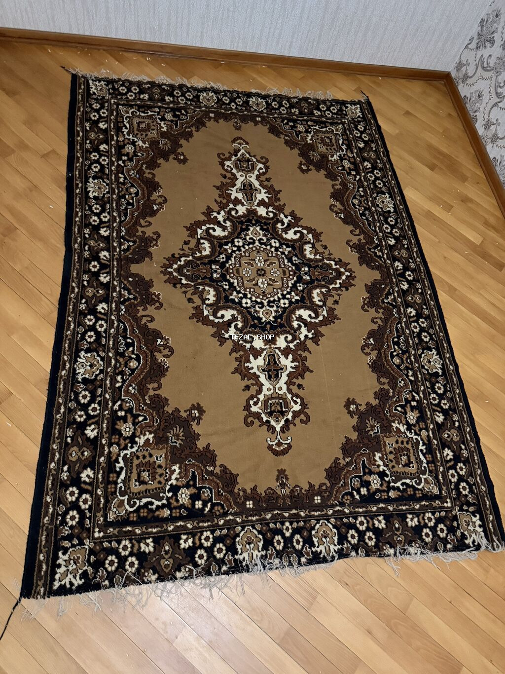 Qiymət razılaşma yolu ilə. 2 ədəd klassik dizaynlı döşəmə xalçası