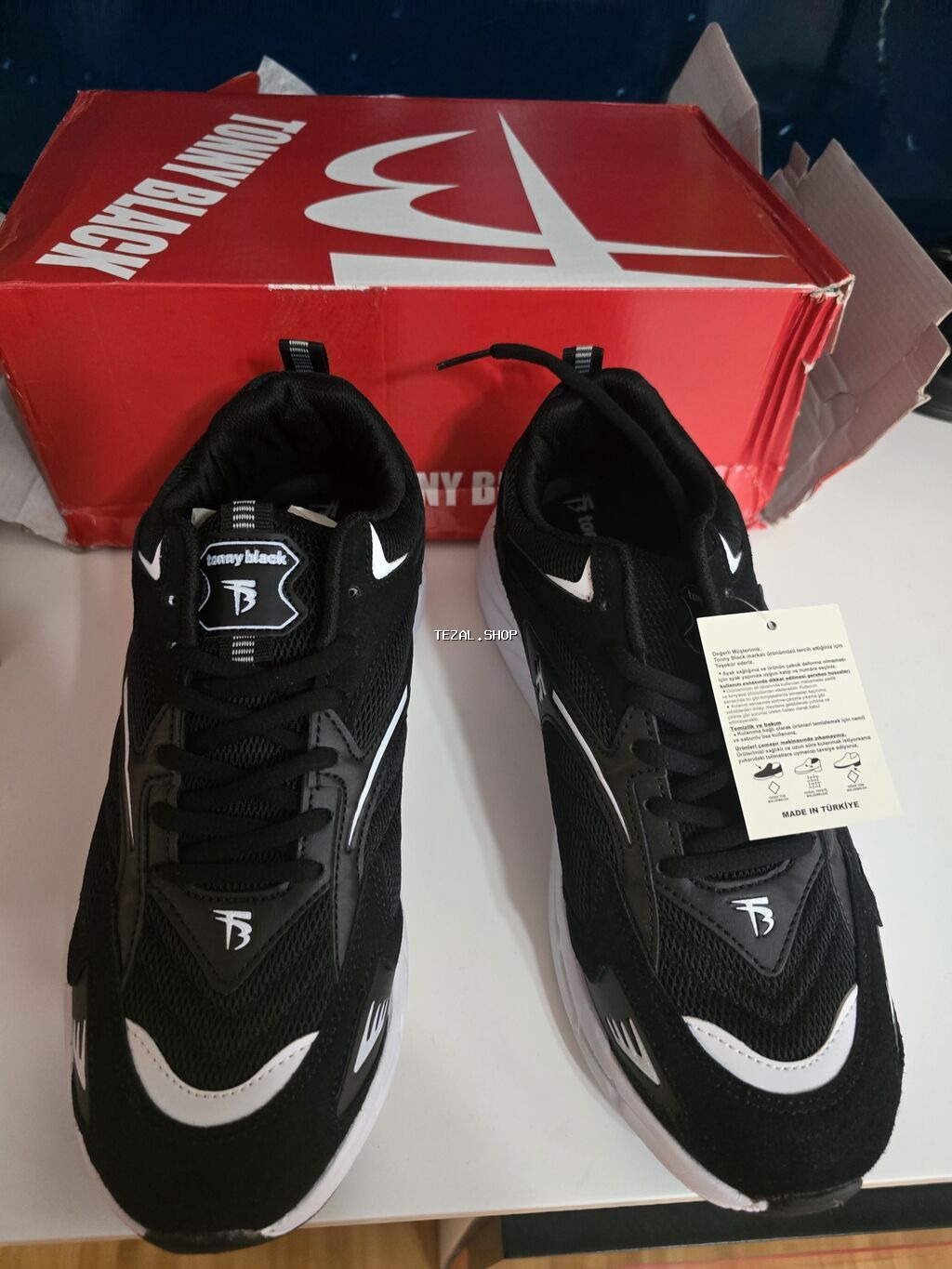 Tommy Black kişi krossovkası - Ölçü: 41 - Ölkə: Türkiyə istehsalı