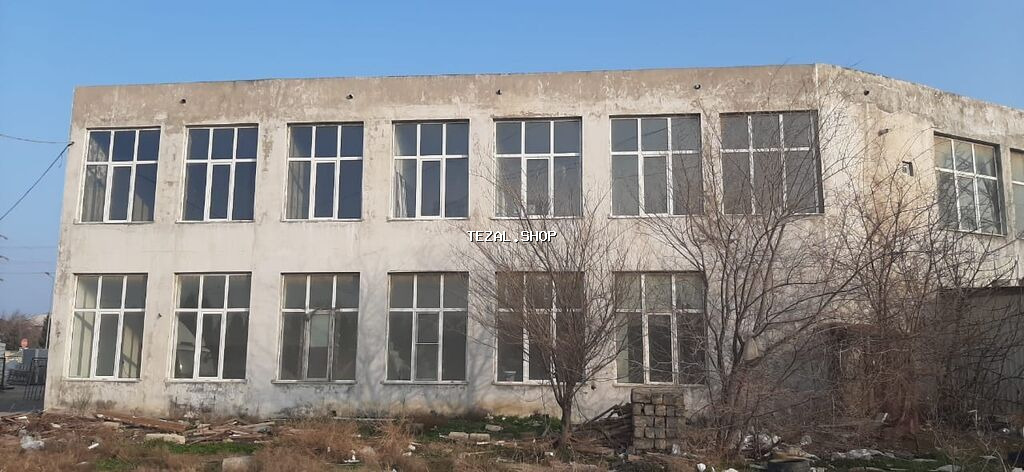 Sumqayıt şəhəri Səməd Vurğun küşəsində yerləşən 1000 kv. m anbar, 800