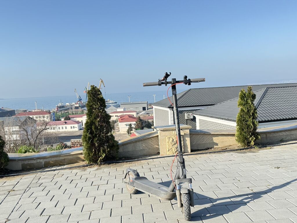 İşlənmiş Elektrik samokat 10", > 1000 Vt, 26 - 35 km/s