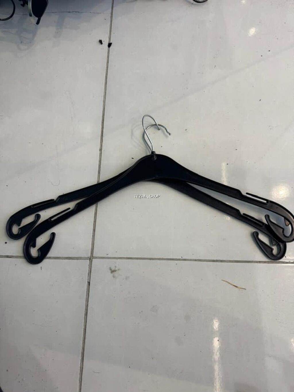 Qiymet 0.15 qepikdi 3000 edede yaxın var ag ve qara rengli 050 793 09