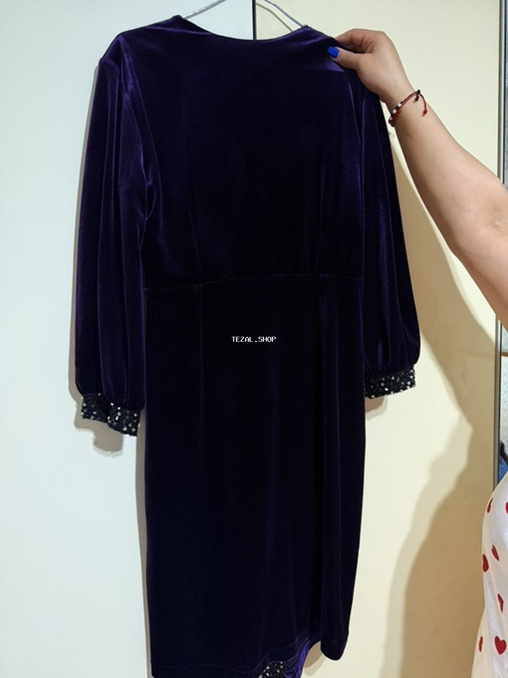 Məhsul: Qadın paltarı - Material: Yumşaq, parıltılı məxmər - Rəng - şəkil 2