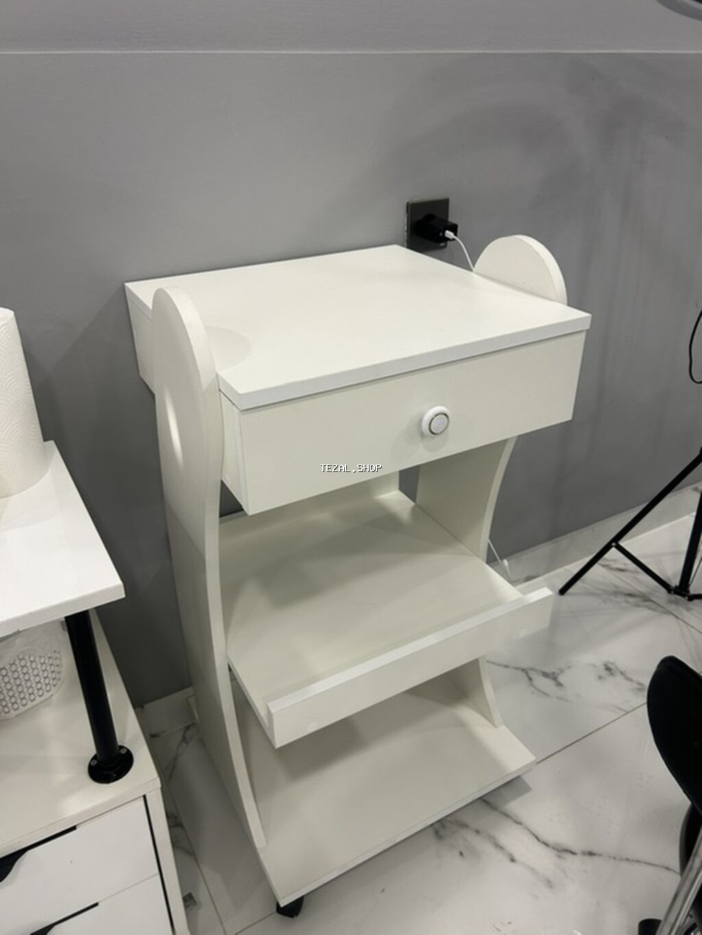 Ağ rəngli çoxfunksiyalı salon/ev servisi rəfi - Material