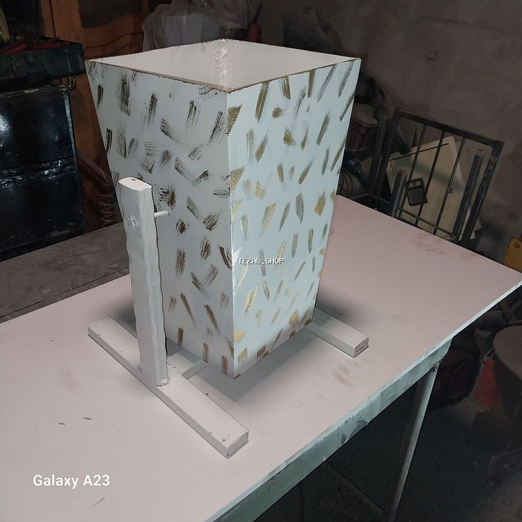 Metaldan hazırlanmış dekorativ zibil qutusu - Material: qalın