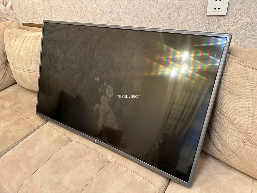 108 ekran LG tv. Ehtiyatsızlıqdan ekran zədələnib