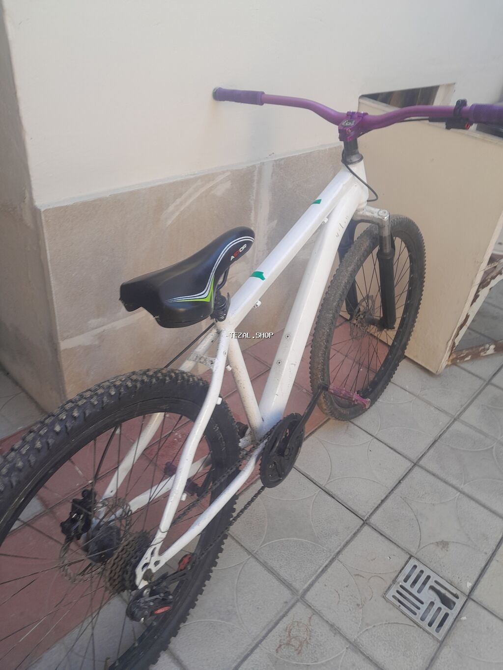 Dağ velosipedi – 26” təkərlər, disk əyləclər - Çərçivə: Alüminium, ağ - şəkil 3