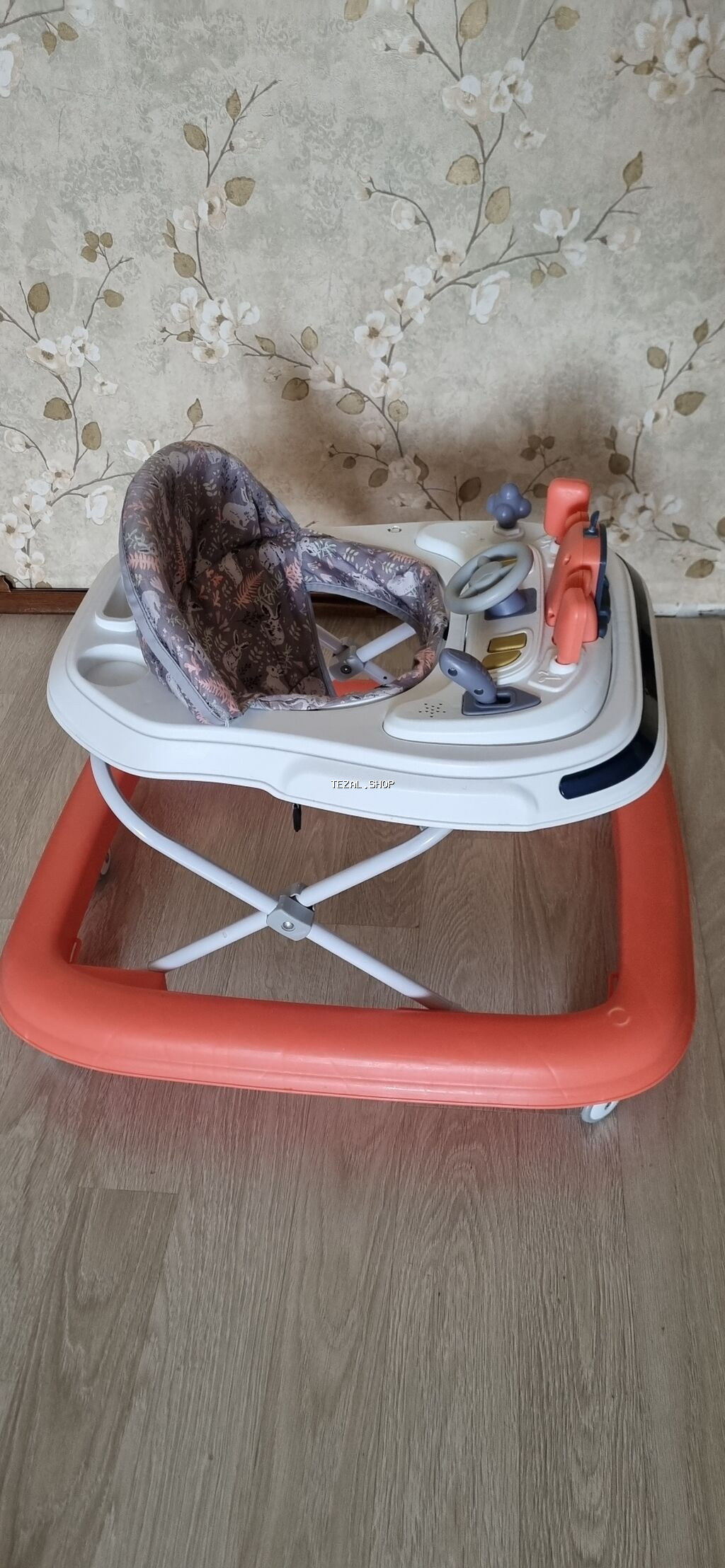 Uşaq xərəkçisi (xodunok) az işlənmiş. - Rəng: ağ/göy-boz üst hissə