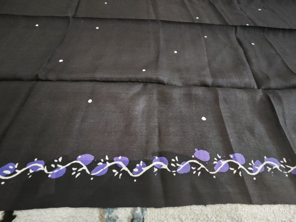 Orjinal şeki kəlağayısı - Rəng: Dərin qara fonda ağ xırda nöqtələr