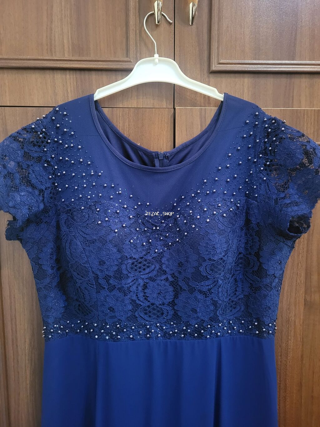 Tünd mavi rəngdə zərif ziyafət/libas. 48 ölçüdə - Uzun model, axıcı