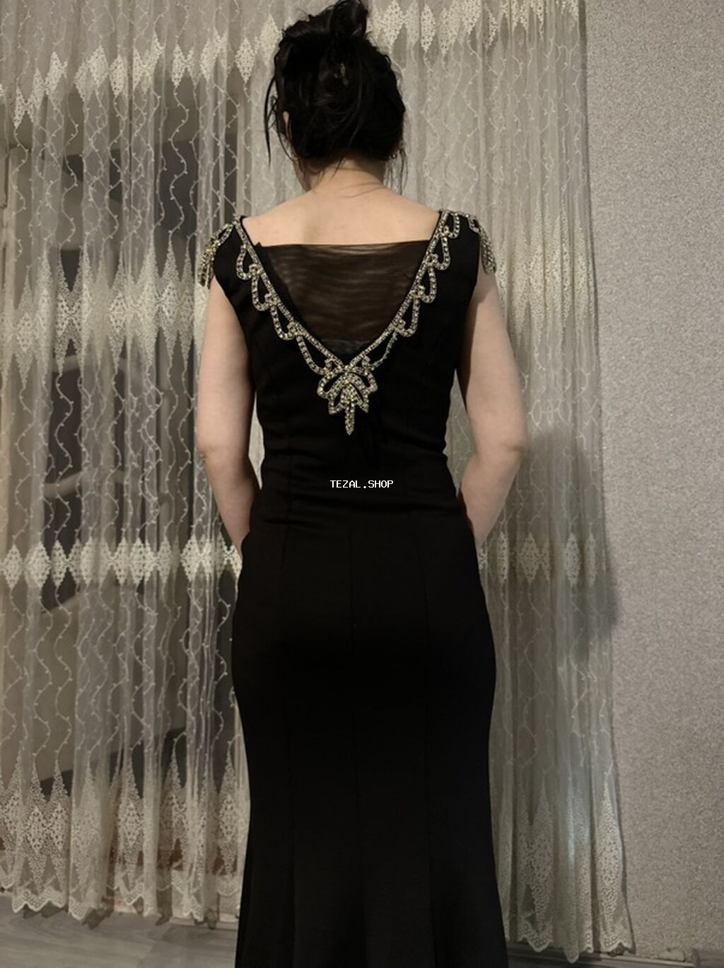 Zərif qara ziyafət donu - Uzun, bədənə oturan siluet, aşağı hissədə - şəkil 4