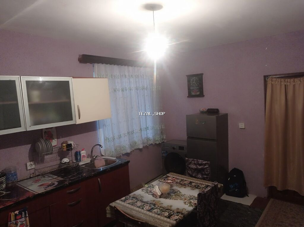 Satılır.Sumqayıt 16cı mkr,2 mertemenin 1ci mertebesi,2 otaqlı