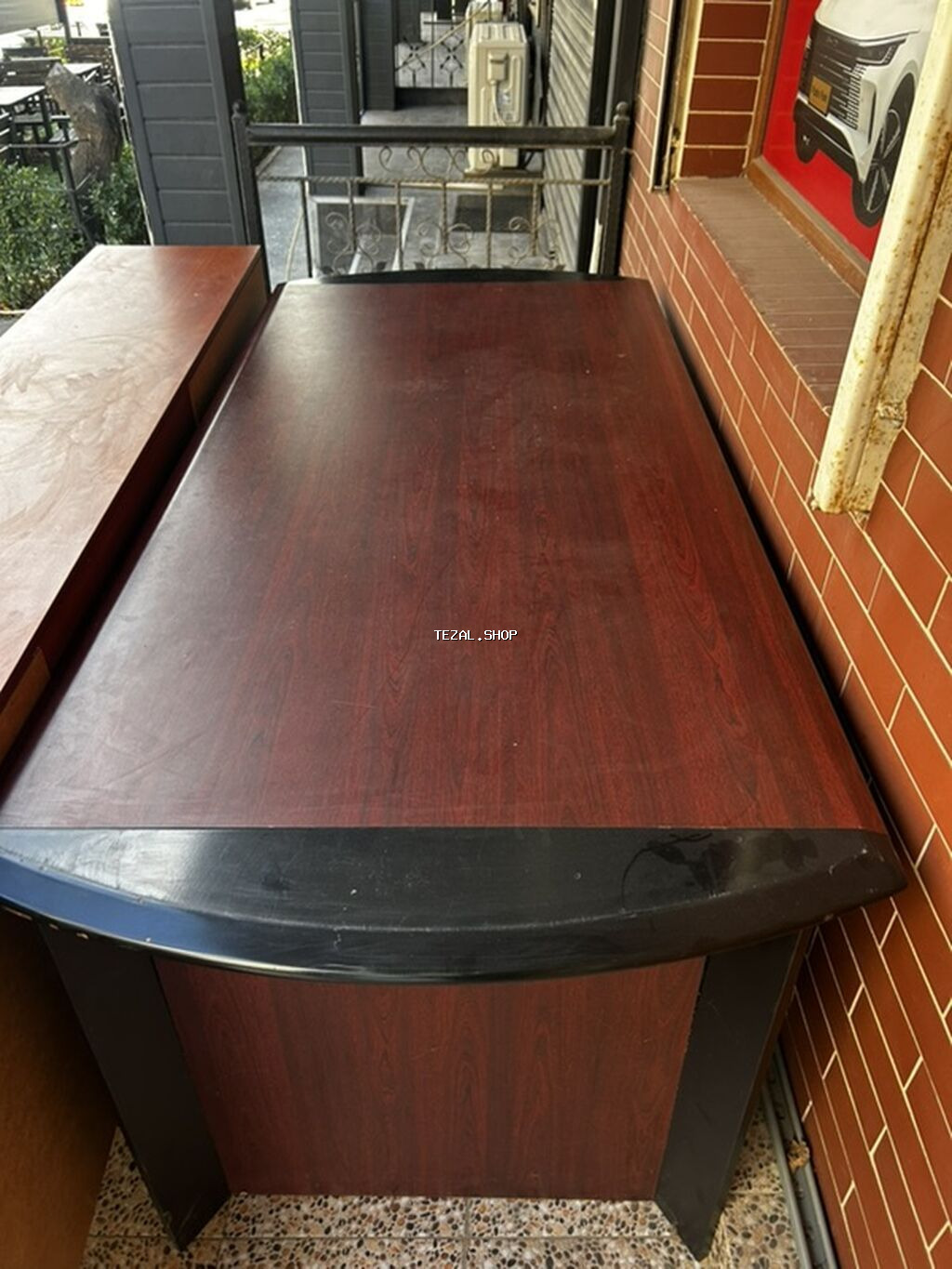 Müdir üçün, Dördbucaq masa