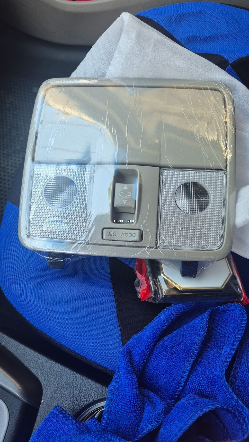 Avtomobil üçün tavan üstü salon lampası və konsol bloku - İki ədəd