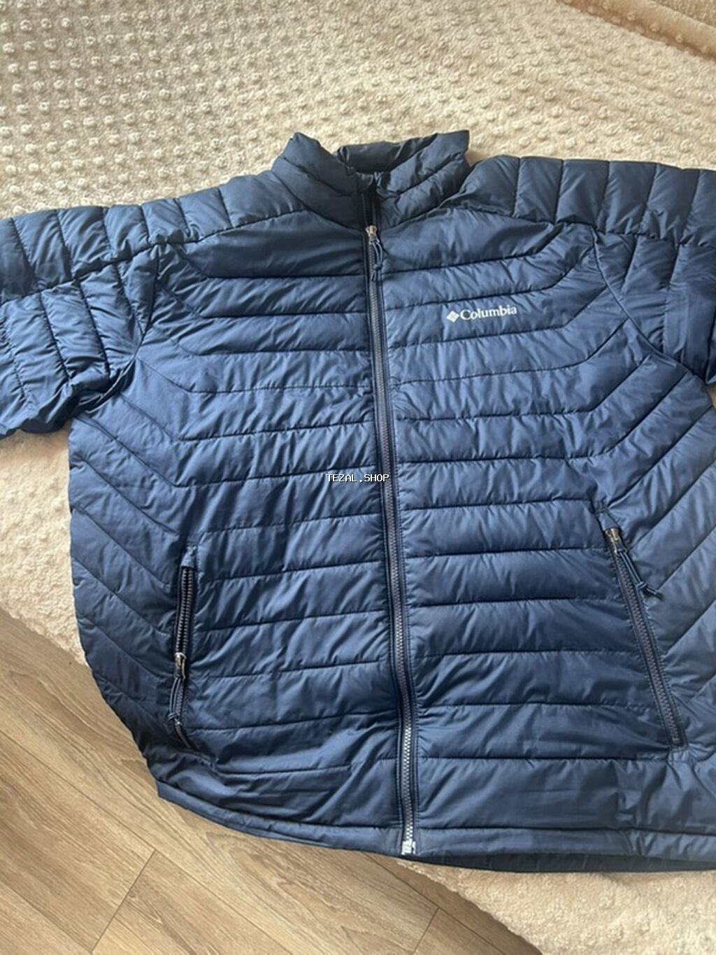 Columbia kişi qış gödəkçəsi – tünd mavi rəng. Xüsusiyyətlər: - Tam ön