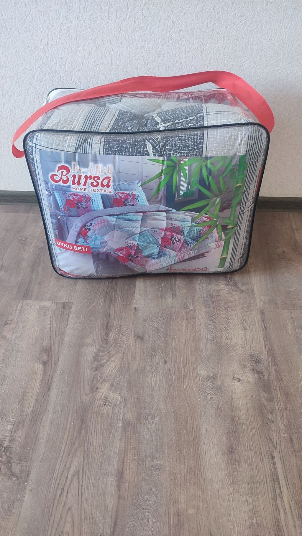 2 nəfərlik Dəst.Yorğan və 2 yastıq dəsti.Hədiyyə verilib istifadə