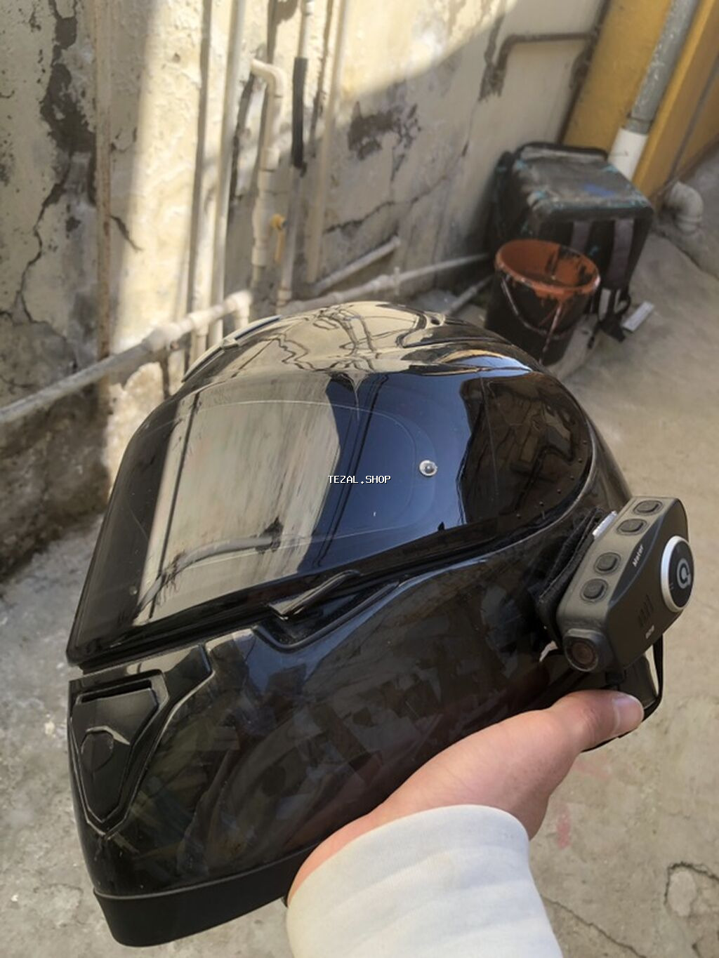 Məhsul: Tam üzlüq motosiklet dəbilqəsi, qara karbon tərzində dizayn