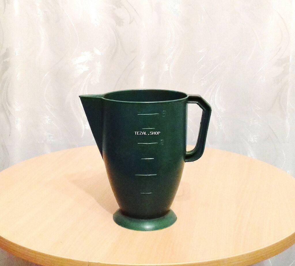 Plastik su qabı. Həcmi 3 litr. Пластмассовый кувшин для воды. Объём 3