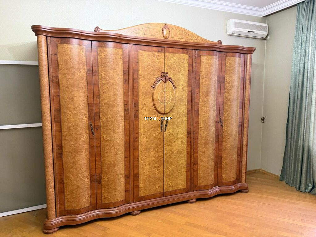 Original taxta mebelidir, kohne bahali mebeldir. Ayrı ayrılıqda da