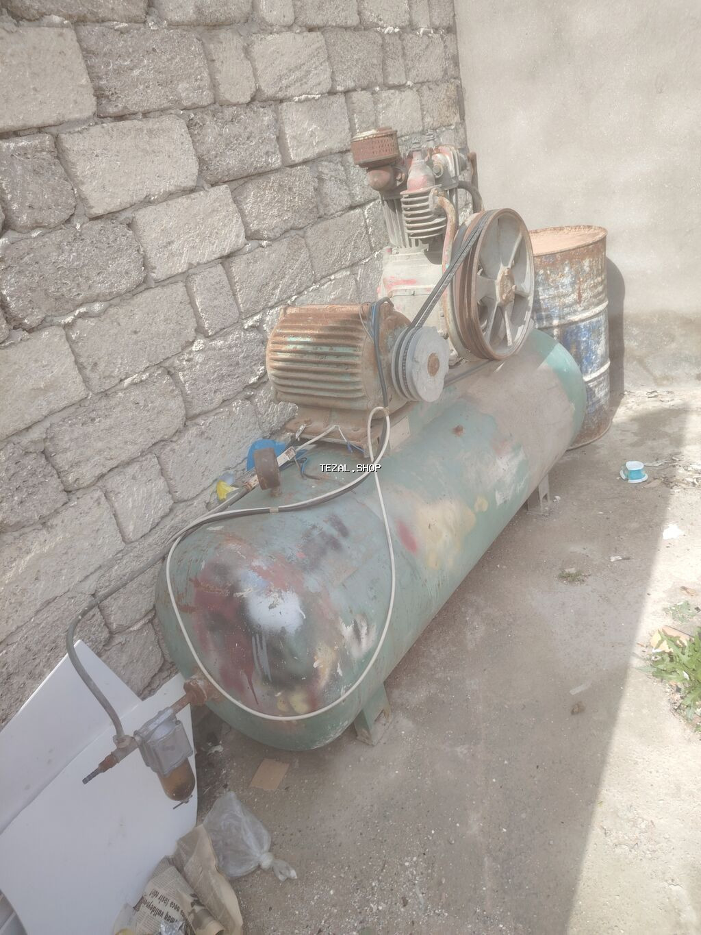 Sənaye tipli hava kompressoru - Tip: Kəmər ötürücülü, iki silindrli