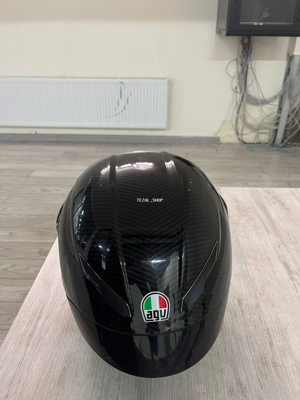 AGV tam üzlü motosiklet dəbilqəsi - Korpus: karbon lif (yüksək