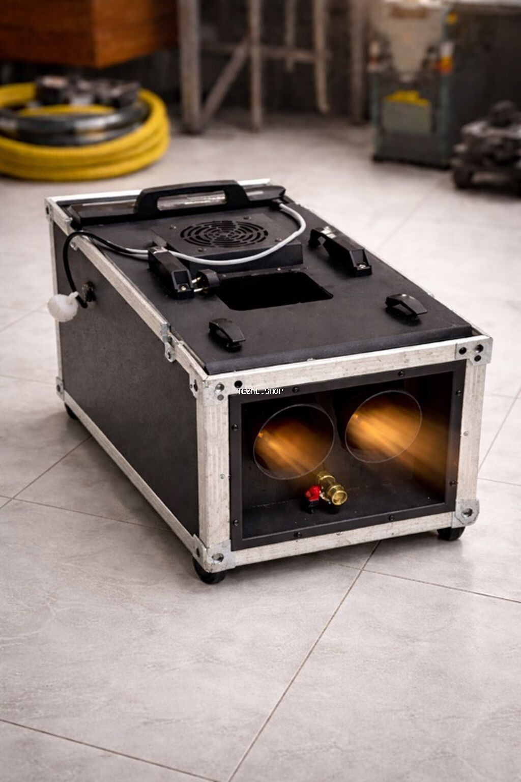 Sənaye tipli duman generatoru (hazer/fogger) - Güclü iki çıxışlı