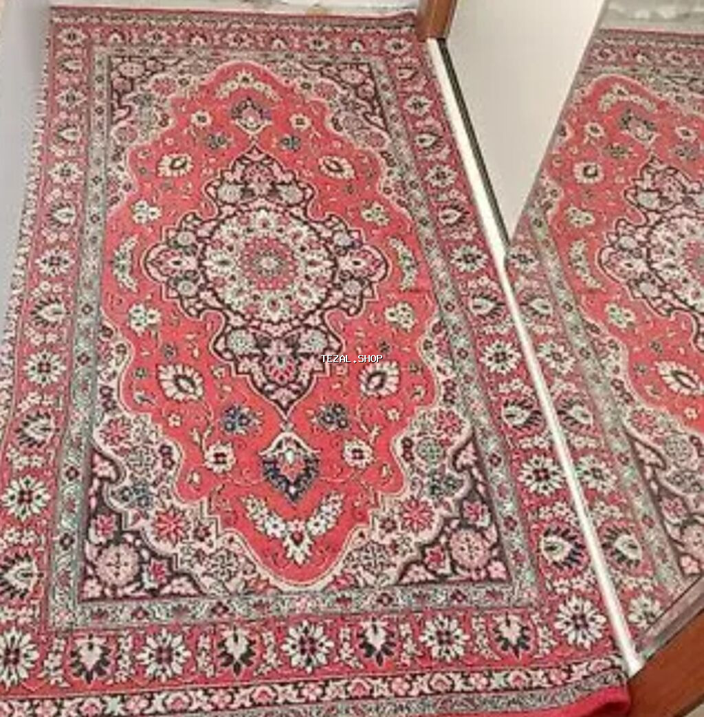 Qırmızı Şərq üslublu xalça - Klassik mərkəzi medalyon kompozisiyası