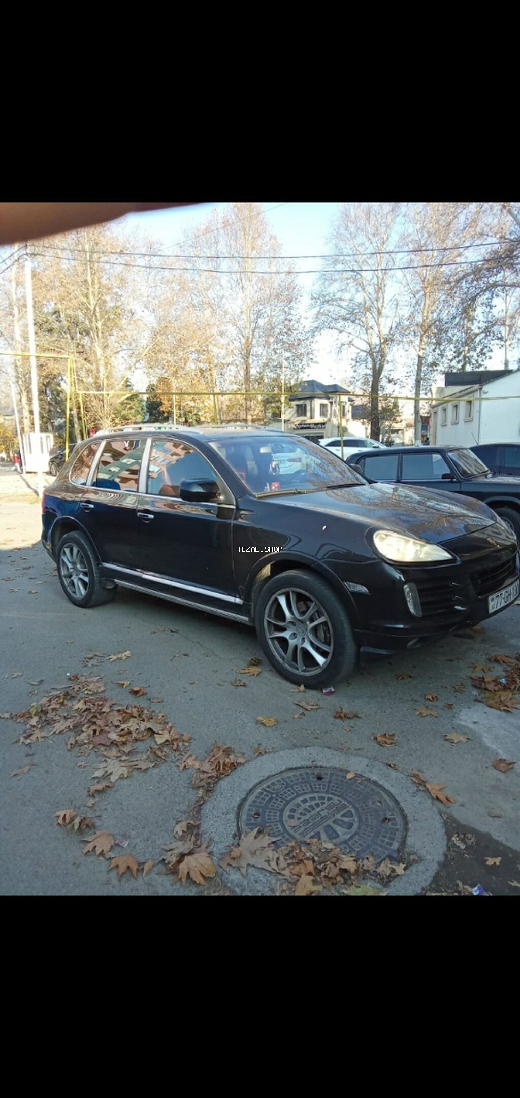 Porsche Cayenne – qara rəngli, tam ölçülü premium SUV. Xüsusiyyətlər