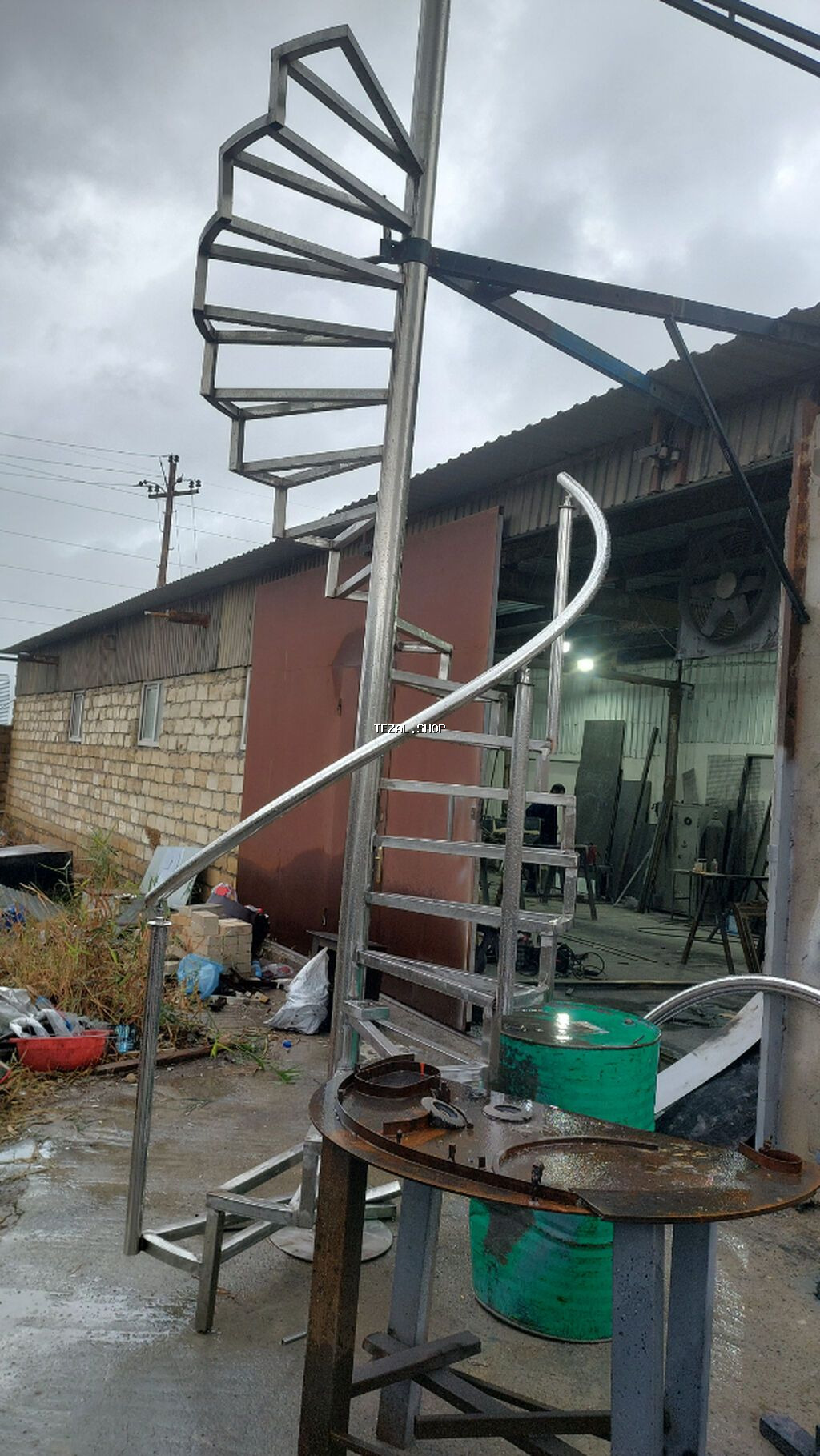 Pilləkən dizayn və layihələri. Kiçik şaquli məsafələrə bölünməklə iri - şəkil 2