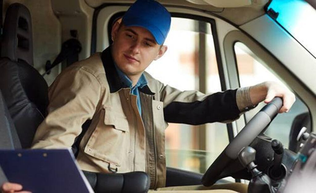 Sürücü-kuryer tələb olunur, Nəqliyyat təmin edilir, Gündəlik ödəniş, 1-2 illik təcrübə