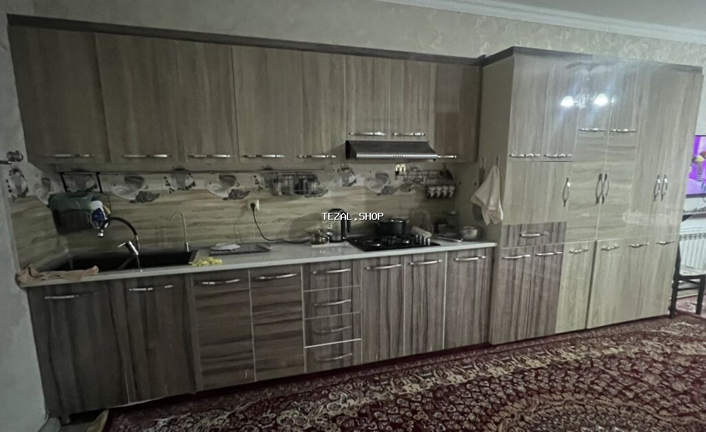 Mətbəx mebeli dəsti. moykanin skafi su düsub cürüyub qalan herseyi