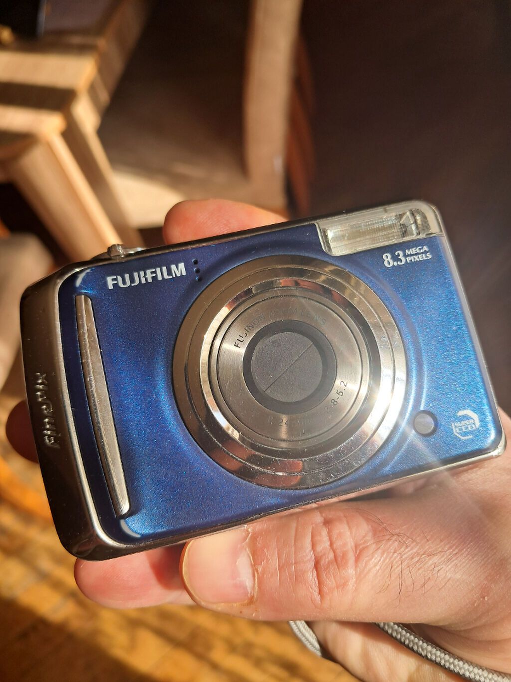 Fujifilm Finepix A805 Kamera həm görünüş, həm də işləmə baxımından əla