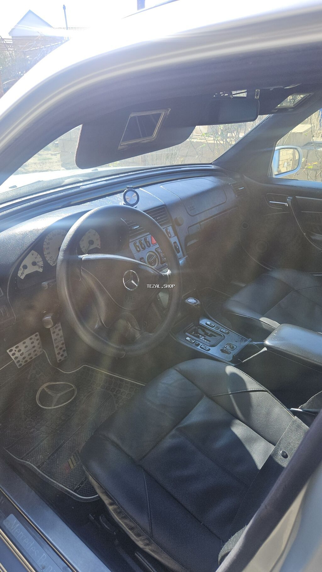 Mercedes‑Benz sedan Xüsusiyyətlər: - Kuzov: sedan, gümüşü rəng - - şəkil 3