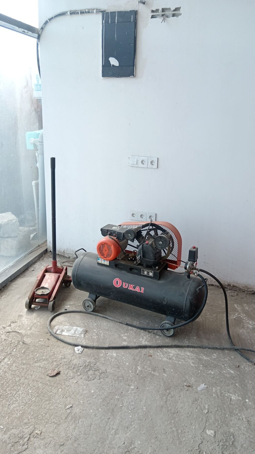 Avtomobil təkər servisi üçün avadanlıq paketi stol stul daxil Tərkib