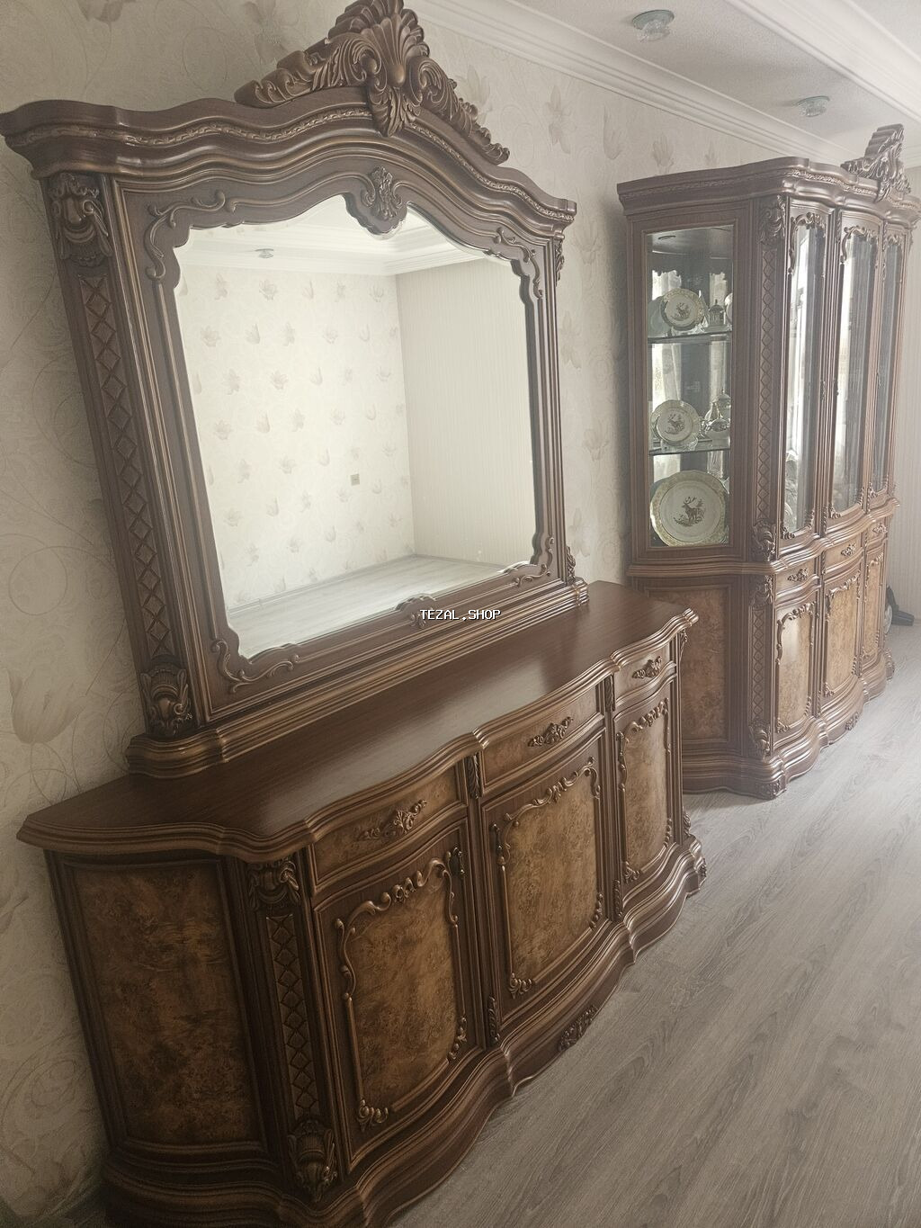 Klassik üslubda qonaq otağı üçün mebel dəsti Tərkibi: - Böyük