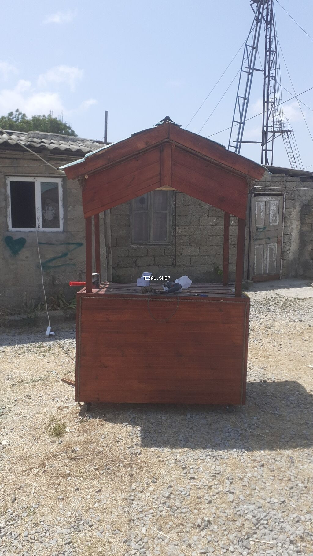 Taxtadan hazırlanmış ticarət köşkü. Bu köşk hər cür ticarət fəaliyyəti - şəkil 3