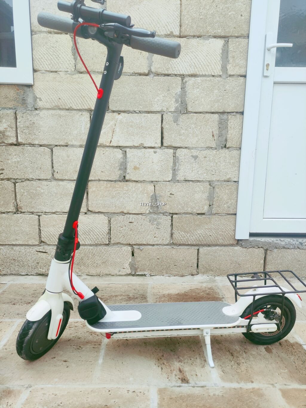 İşlənmiş Elektrik samokat 8", ≤ 250 Vt, 26 - 35 km/s