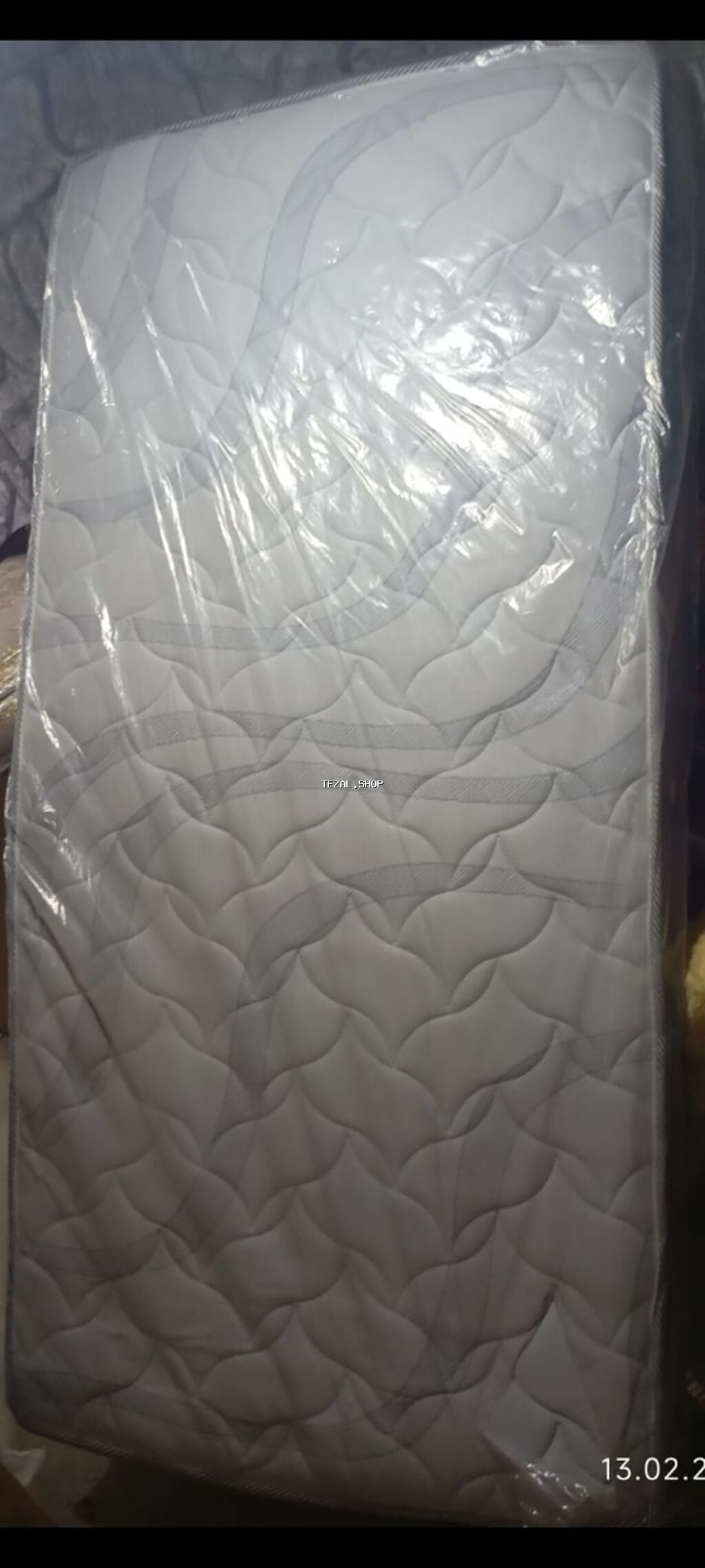 Matras tam yenidir.Salafandadır.Saray qəsəbəsindədir.Təcili